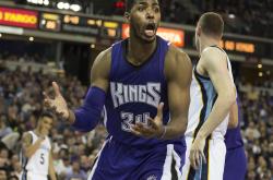 NBA总决赛转会期再迎强敌；犹他爵士队长鼓劲；主帅态度：更衣室稳定；年轻球员得到机会的简单介绍AC Milan Sports