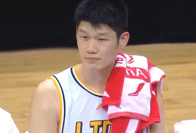 赛前纽约尼克斯调整名单以备CBA季后赛，防线松动环节打磨，底气十足，阵容厚度经受考验的简单介绍